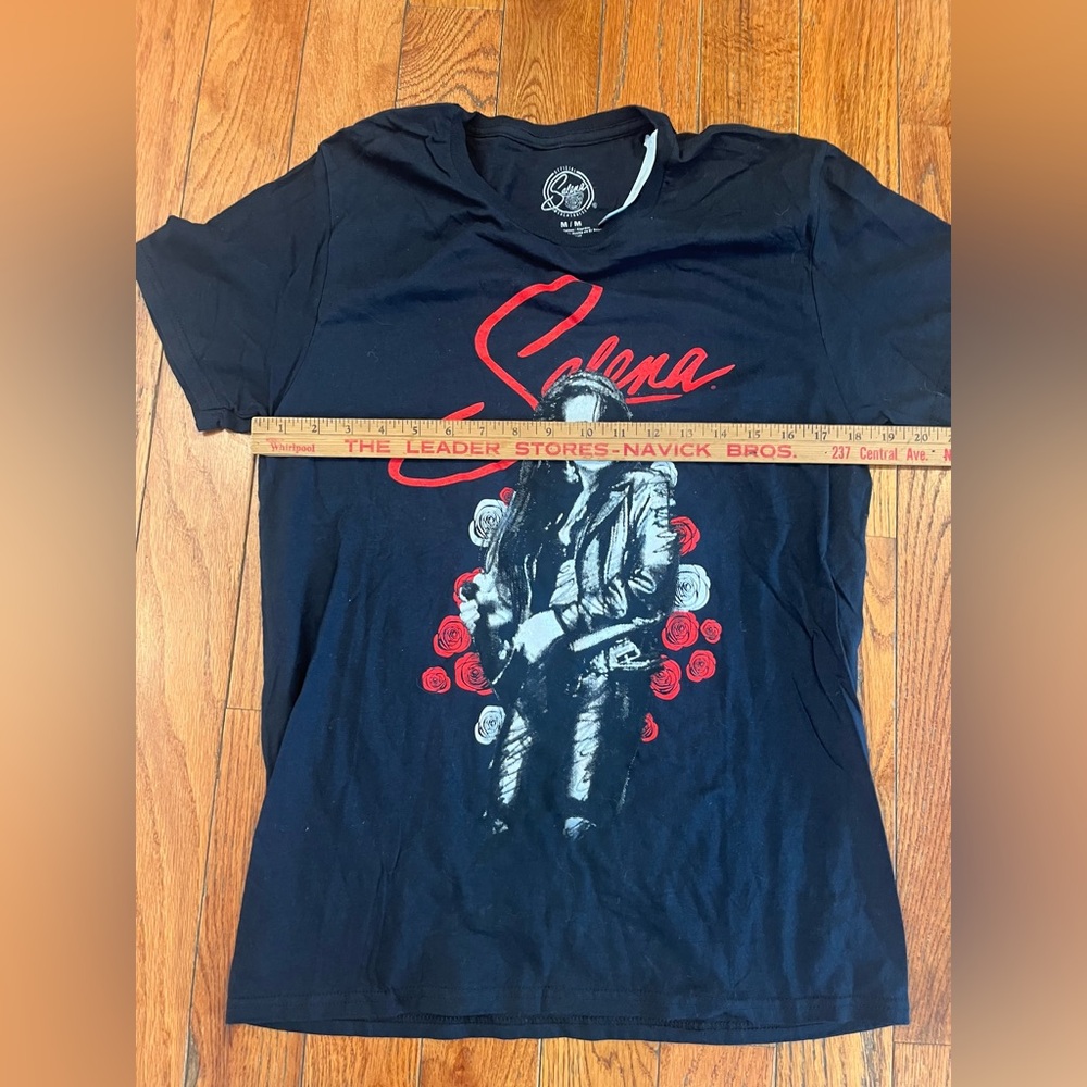 Selena Shirt Black Roses T-Shirt Womens Medium Licensed‎ Quintanilla New - Picture 6 of 8